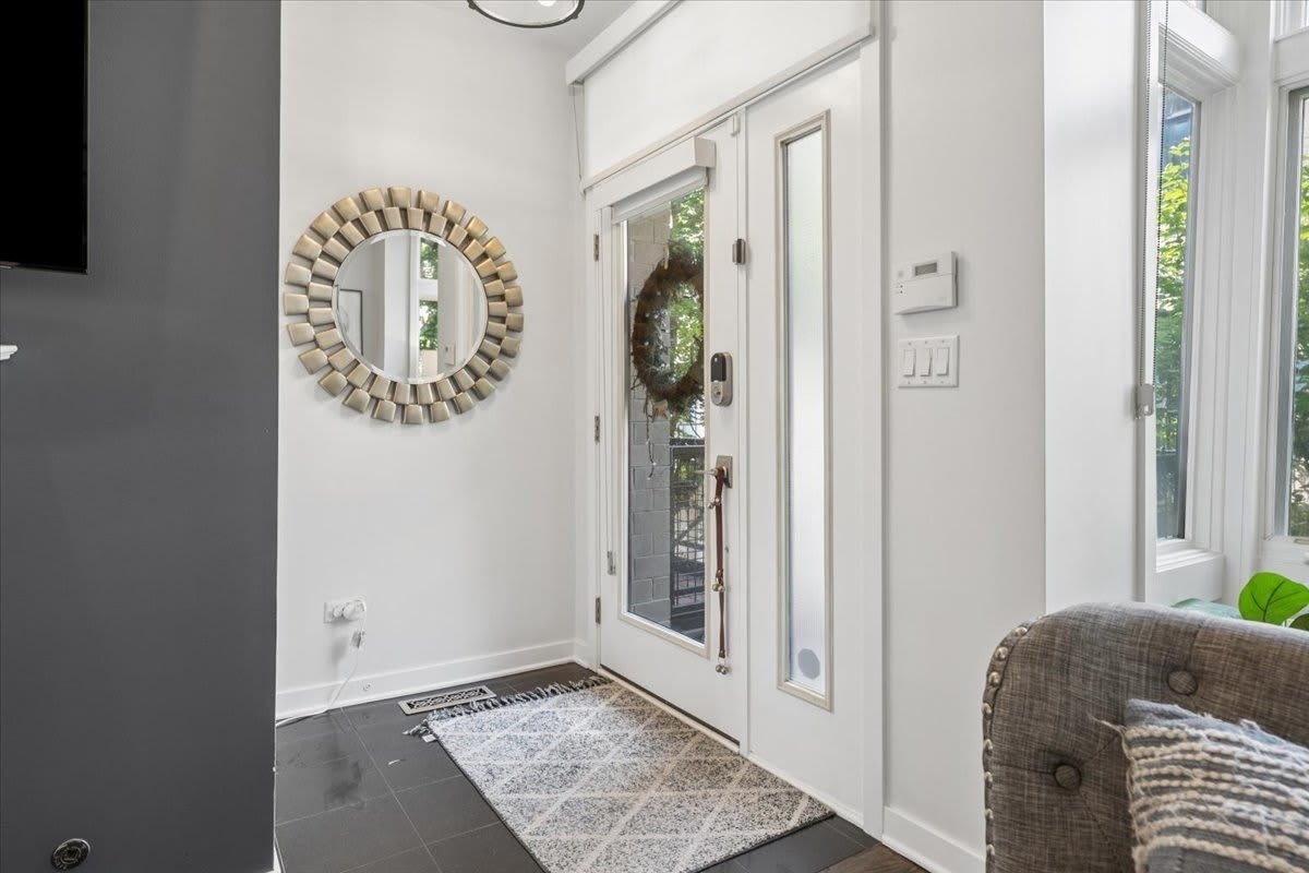 1713 W Diversey Parkway – photo 3