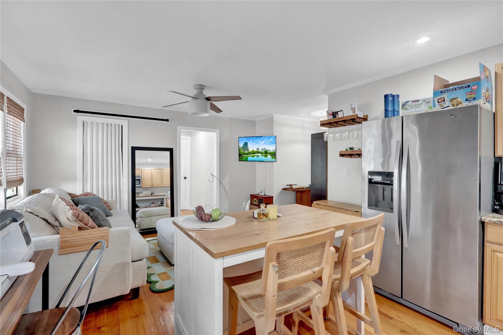 65 W Broadway – photo 2