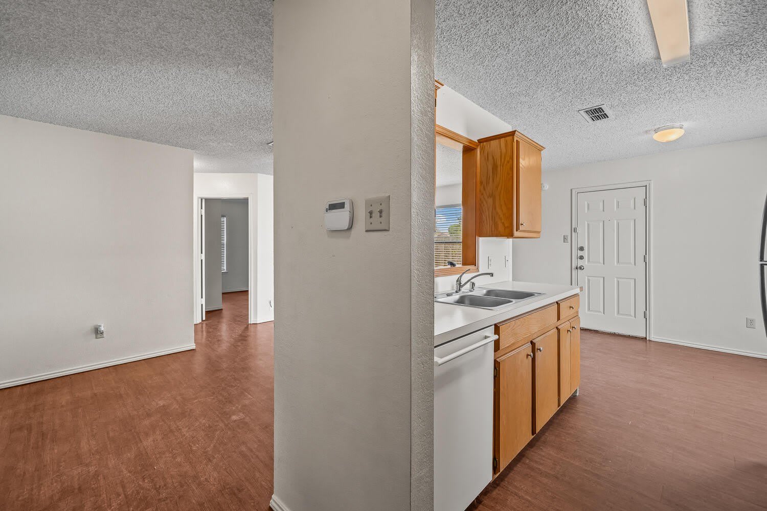 2107 La Salle Avenue – photo 3