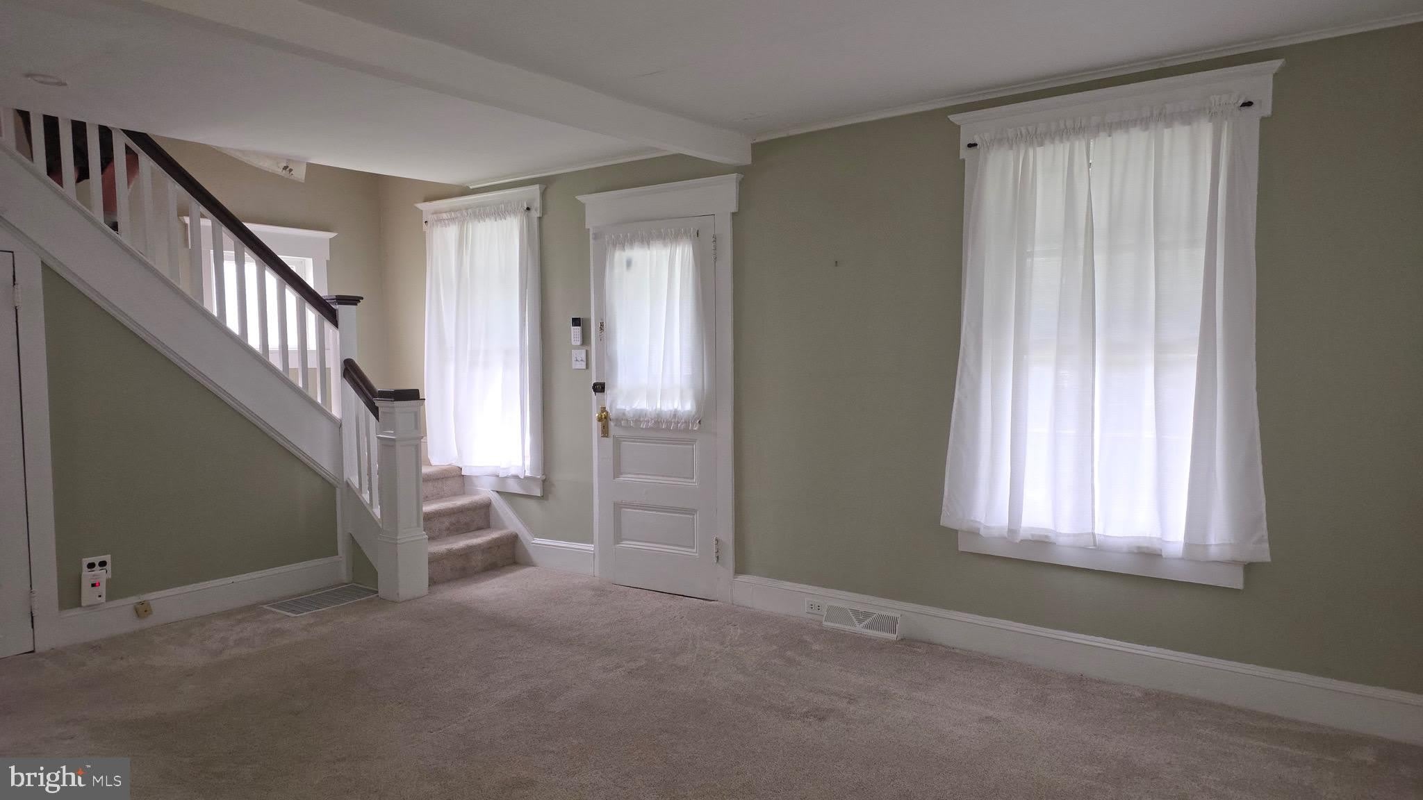 33 WILLIAMSON Avenue – photo 2