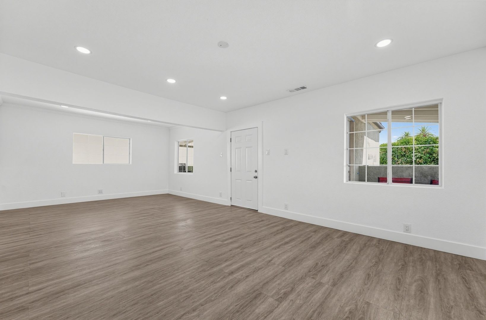 Charming 3BR 2BA in Los Angeles – photo 2