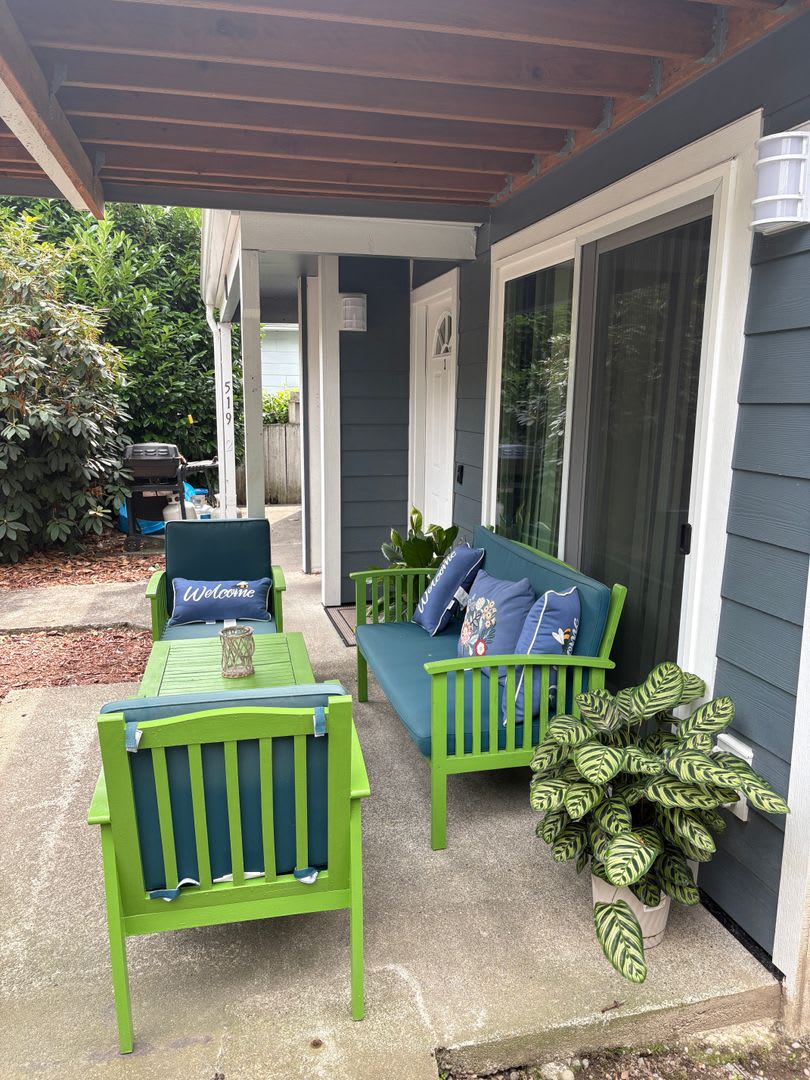 Downtown Renton ground floor gated condo for rent. Newly remodeled. – photo 2
