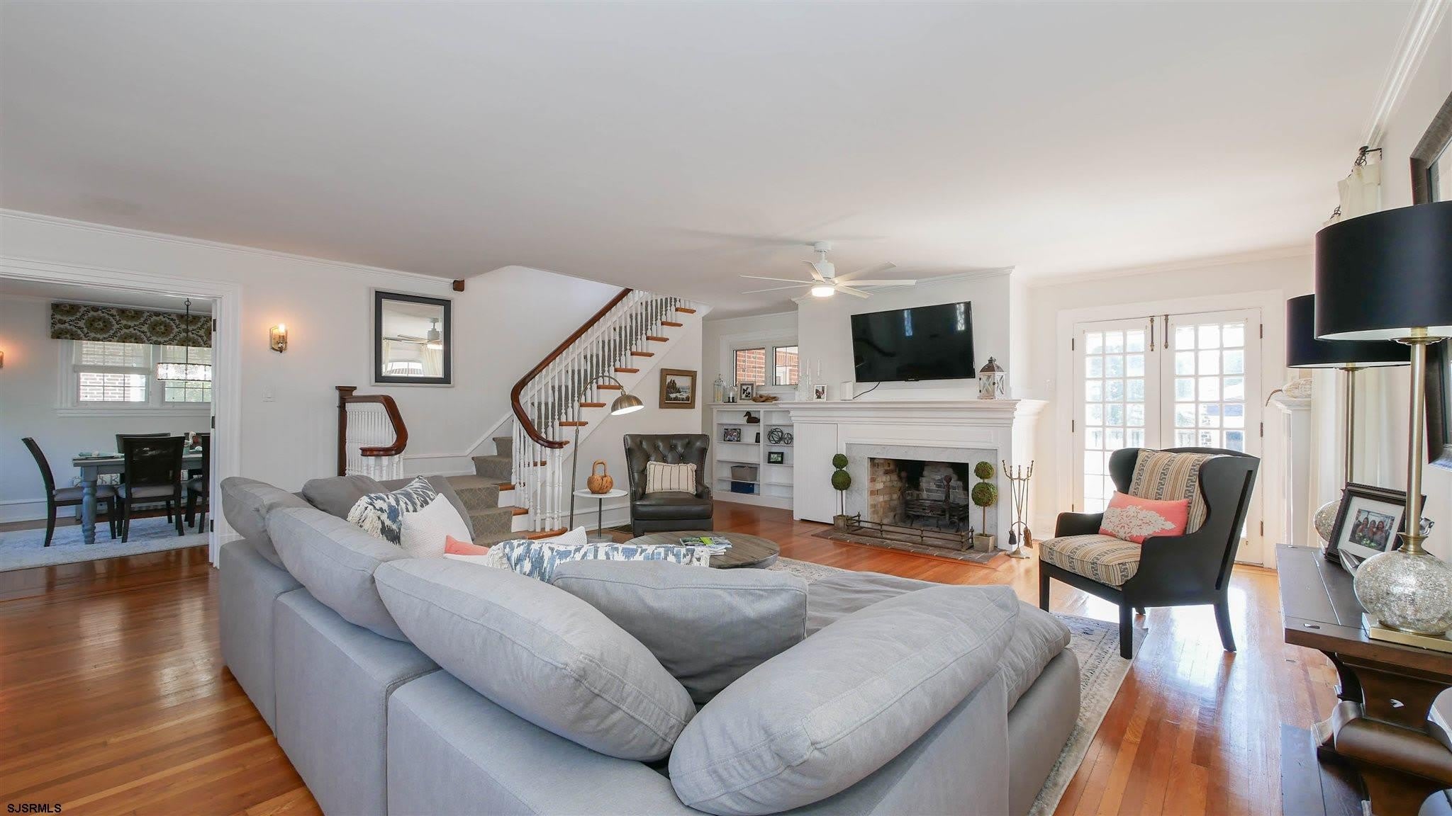6104 Ventnor Ave – photo 4
