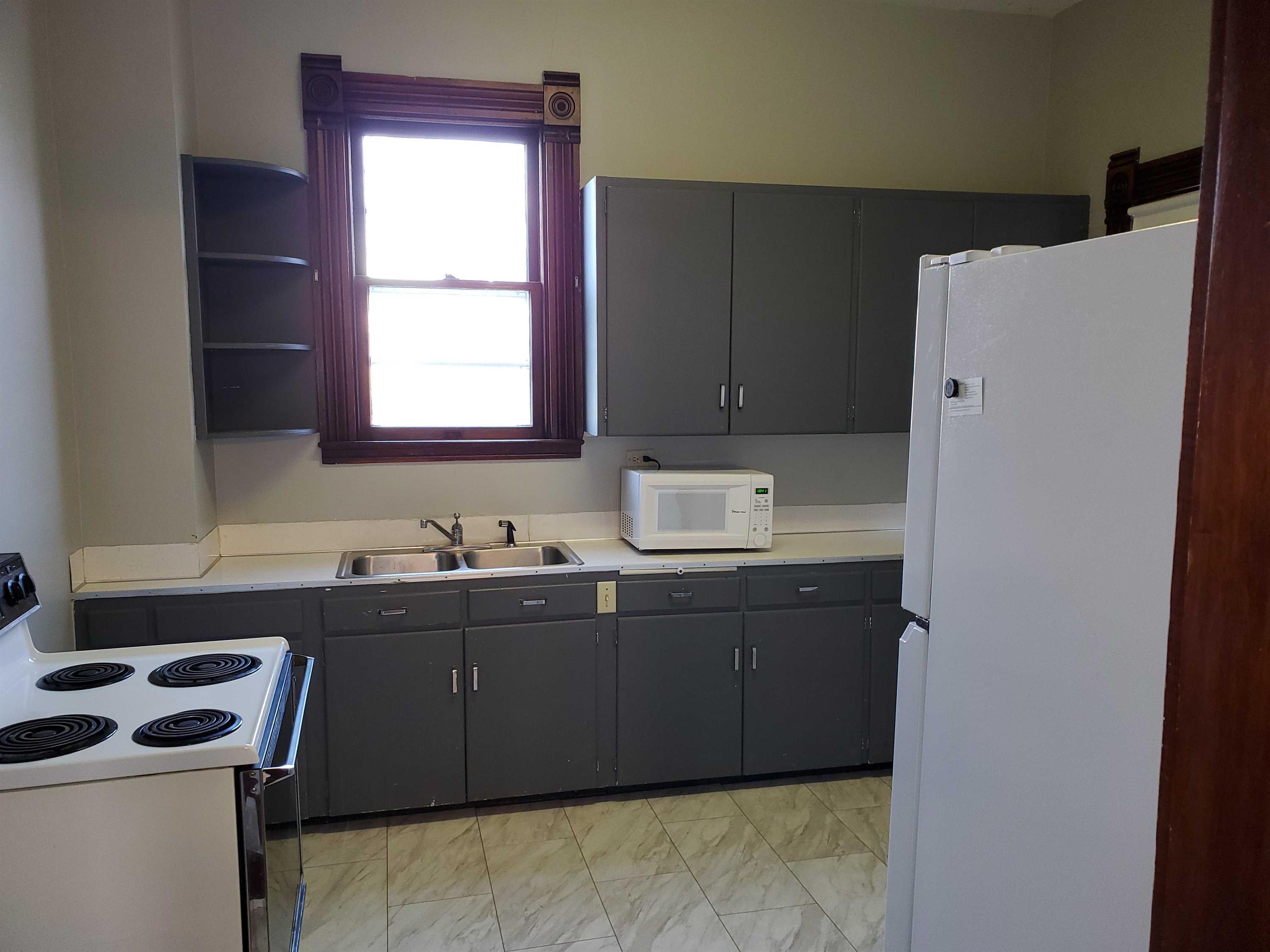 1105 Avenue F – photo 2