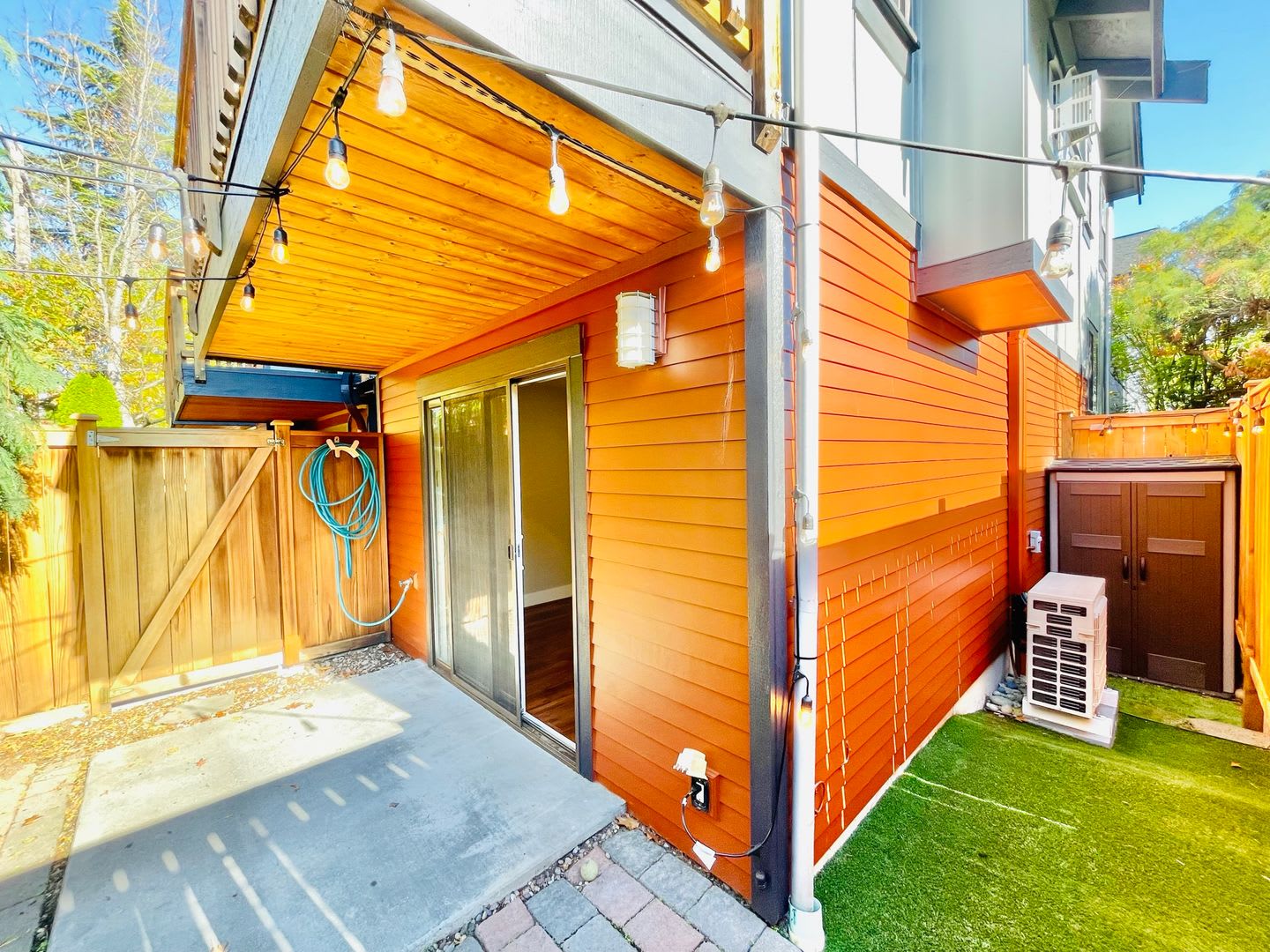 Contemporary 3BR Townhome with Stylish Renovation! – photo 4