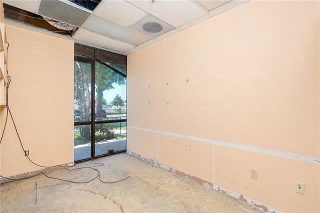 4949 BULLARD Avenue – photo 5