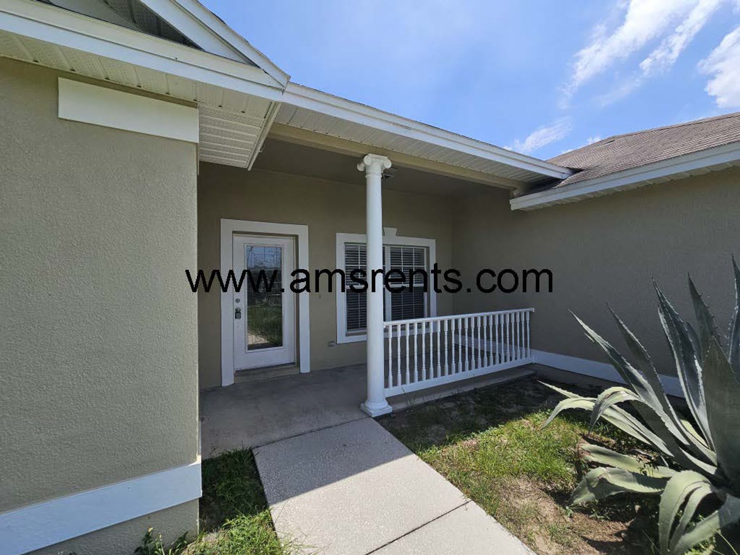 Charming 3-bedroom, 2-bathroom home – photo 4
