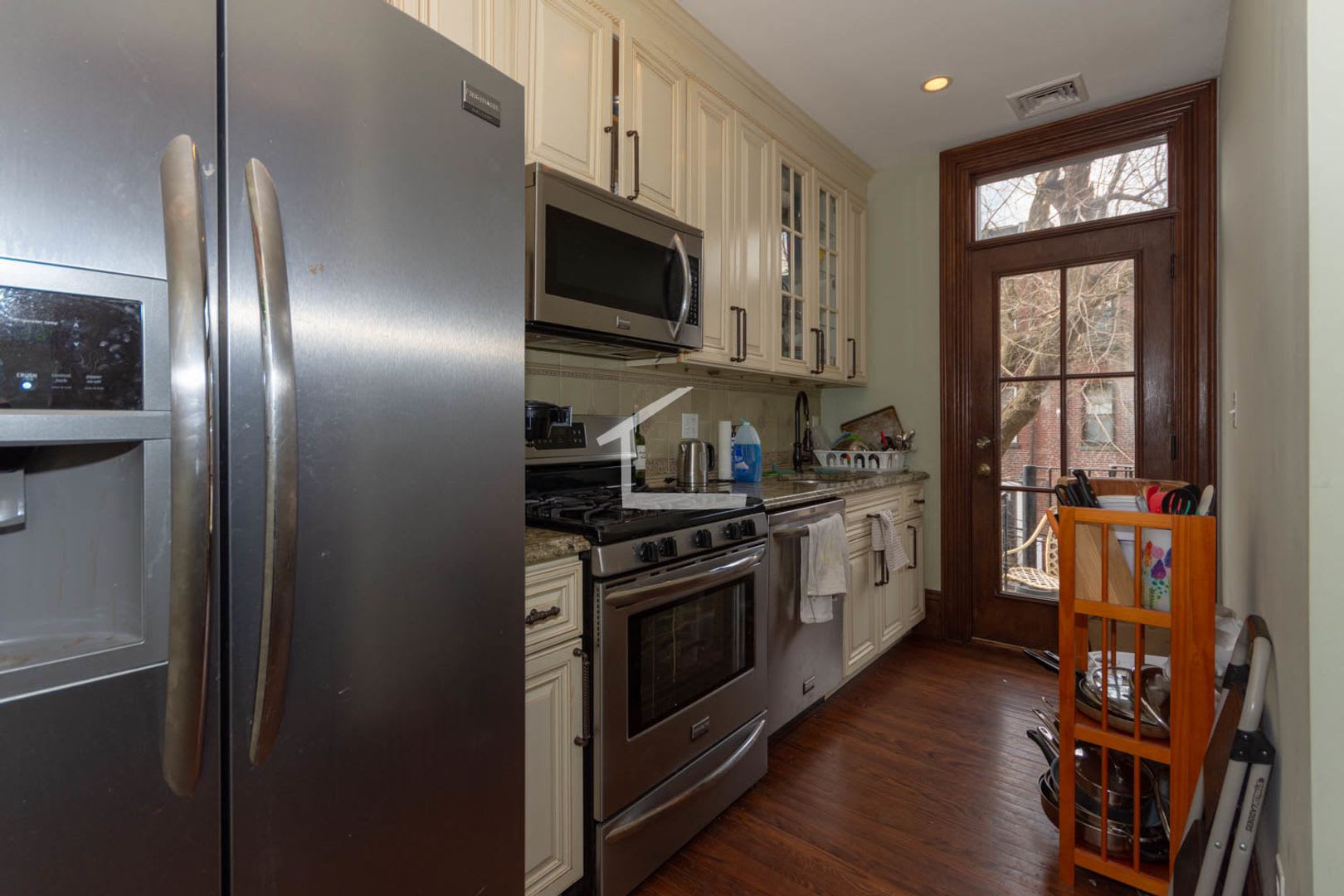 Great 4 Bedroom on Mission Hill – photo 1