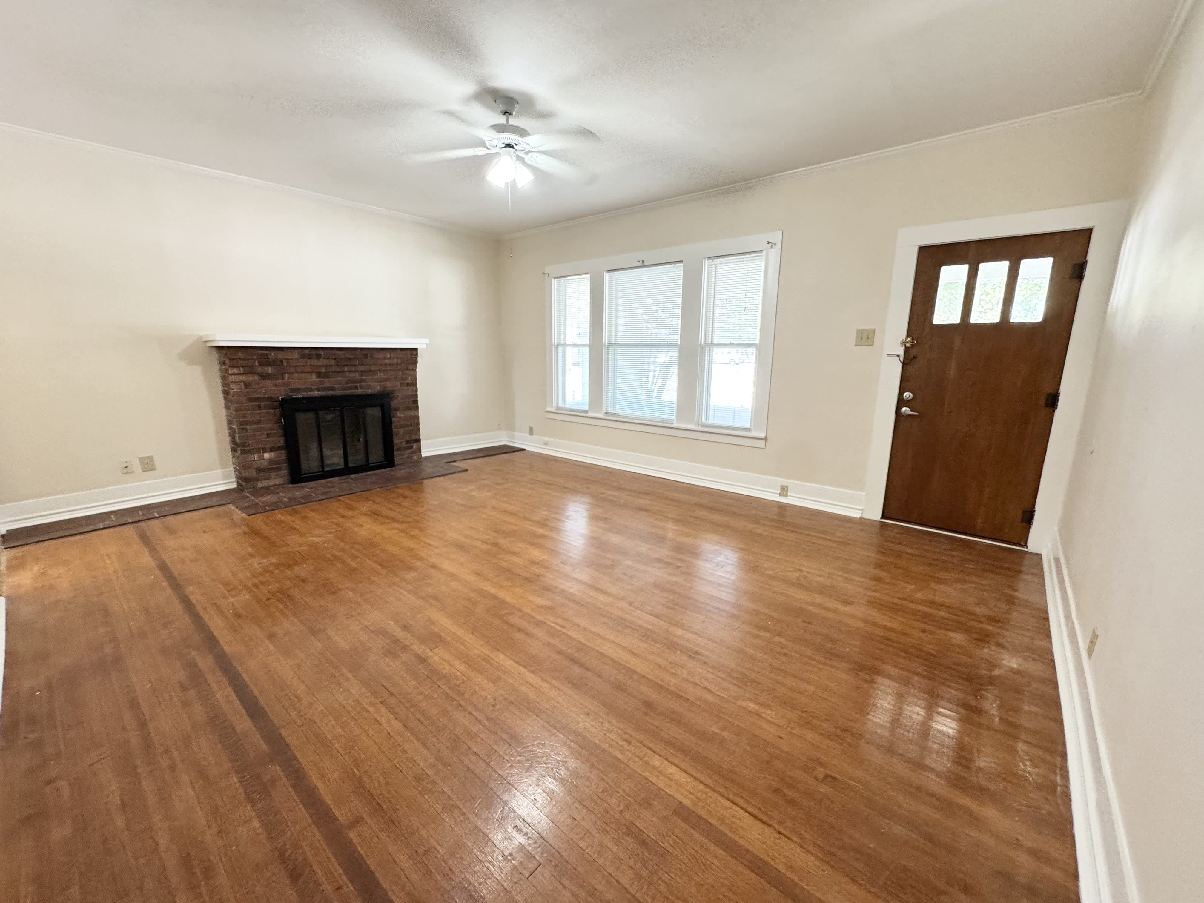 403 E Mountain St – photo 4