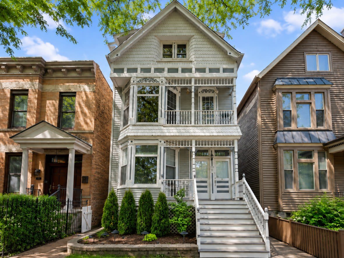3722 N Bosworth Avenue – photo 1