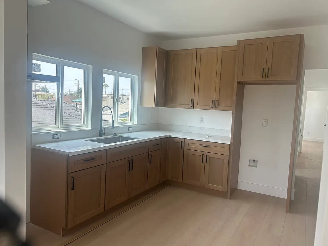 1805 S Berendo St – photo 1