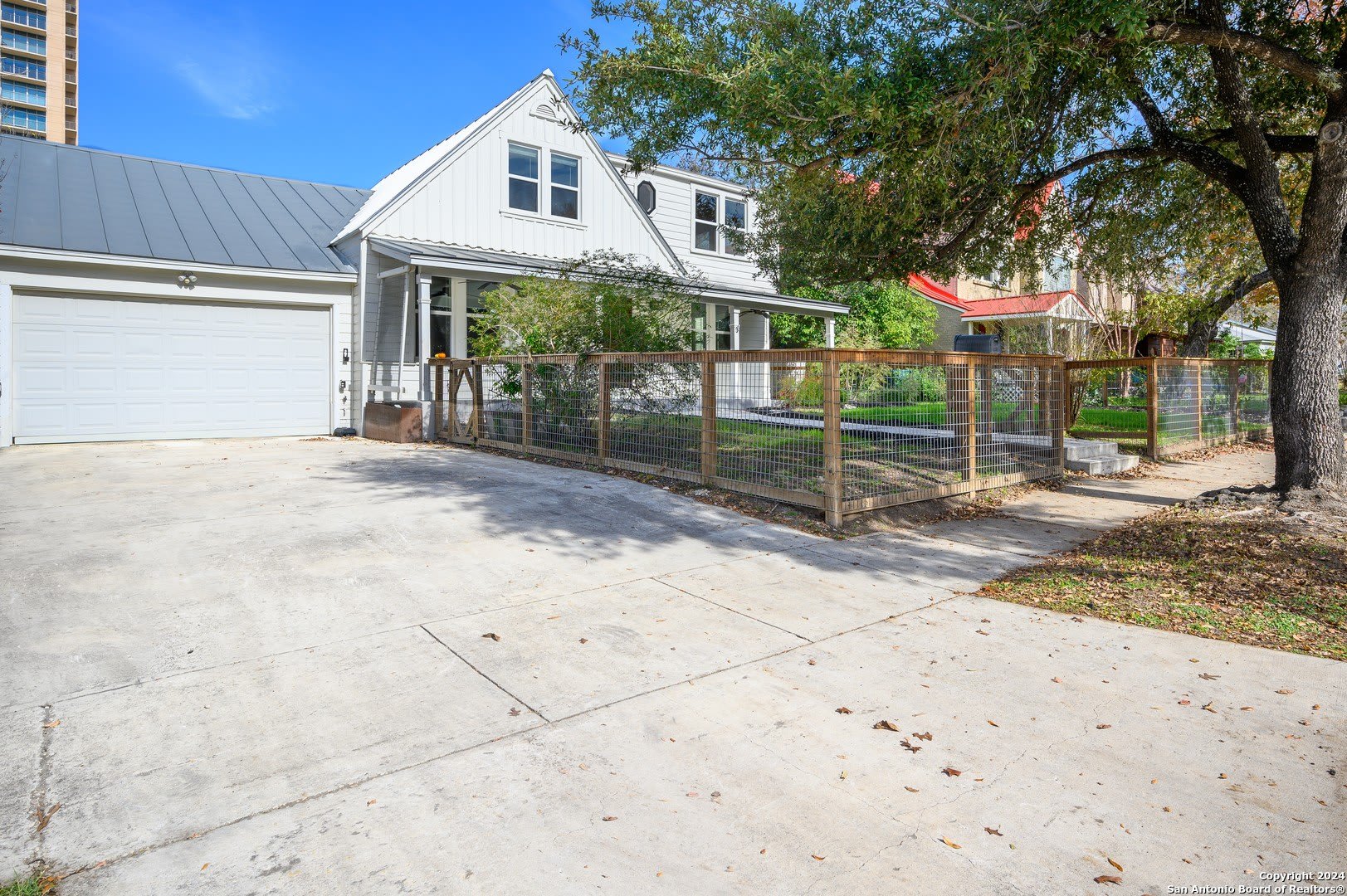 211 ALLENSWORTH ST – photo 2