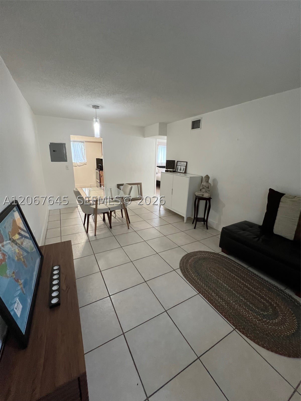 458 SW 10th St – photo 4