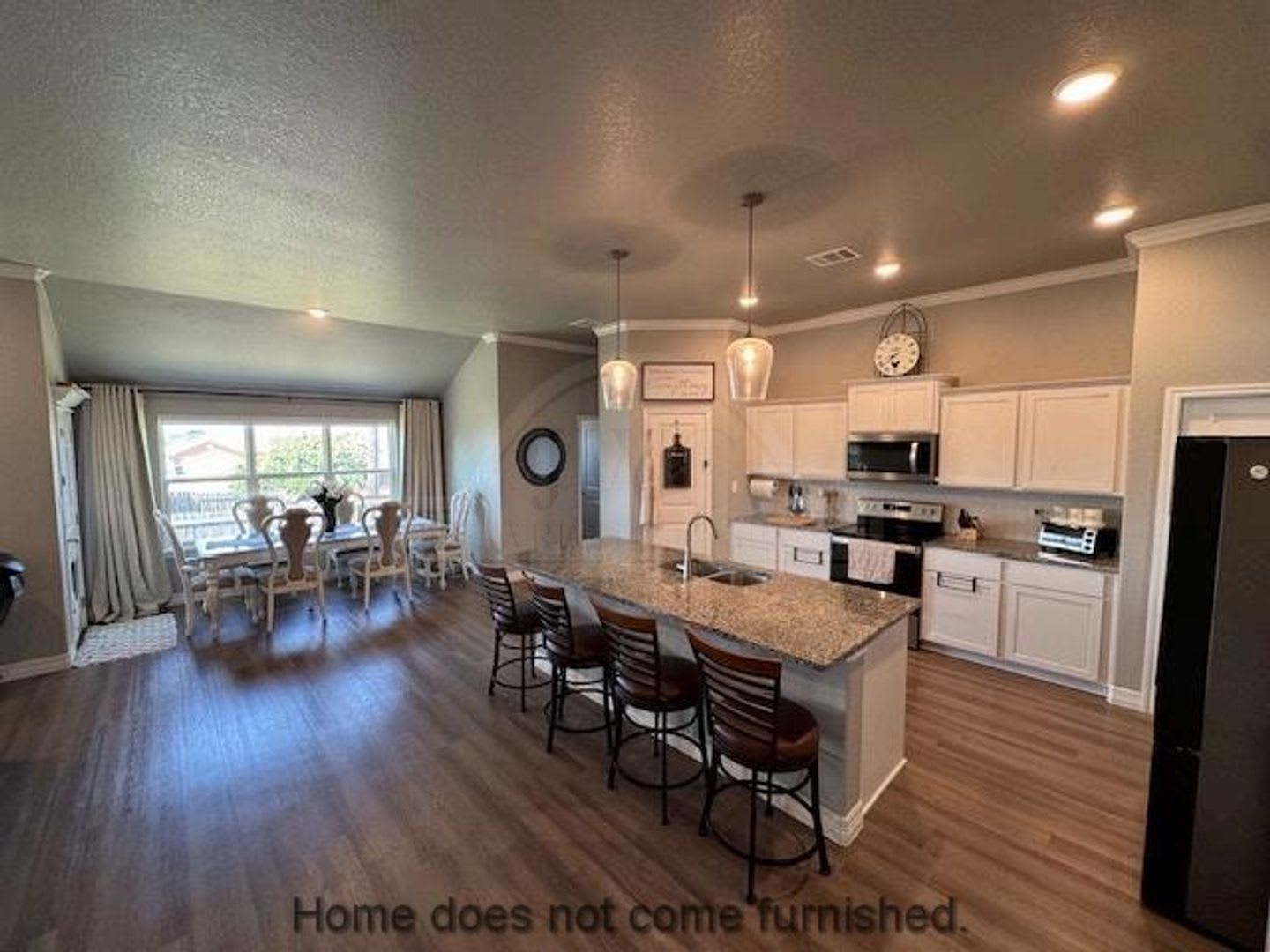 Modern 3-Bedroom Home – photo 4