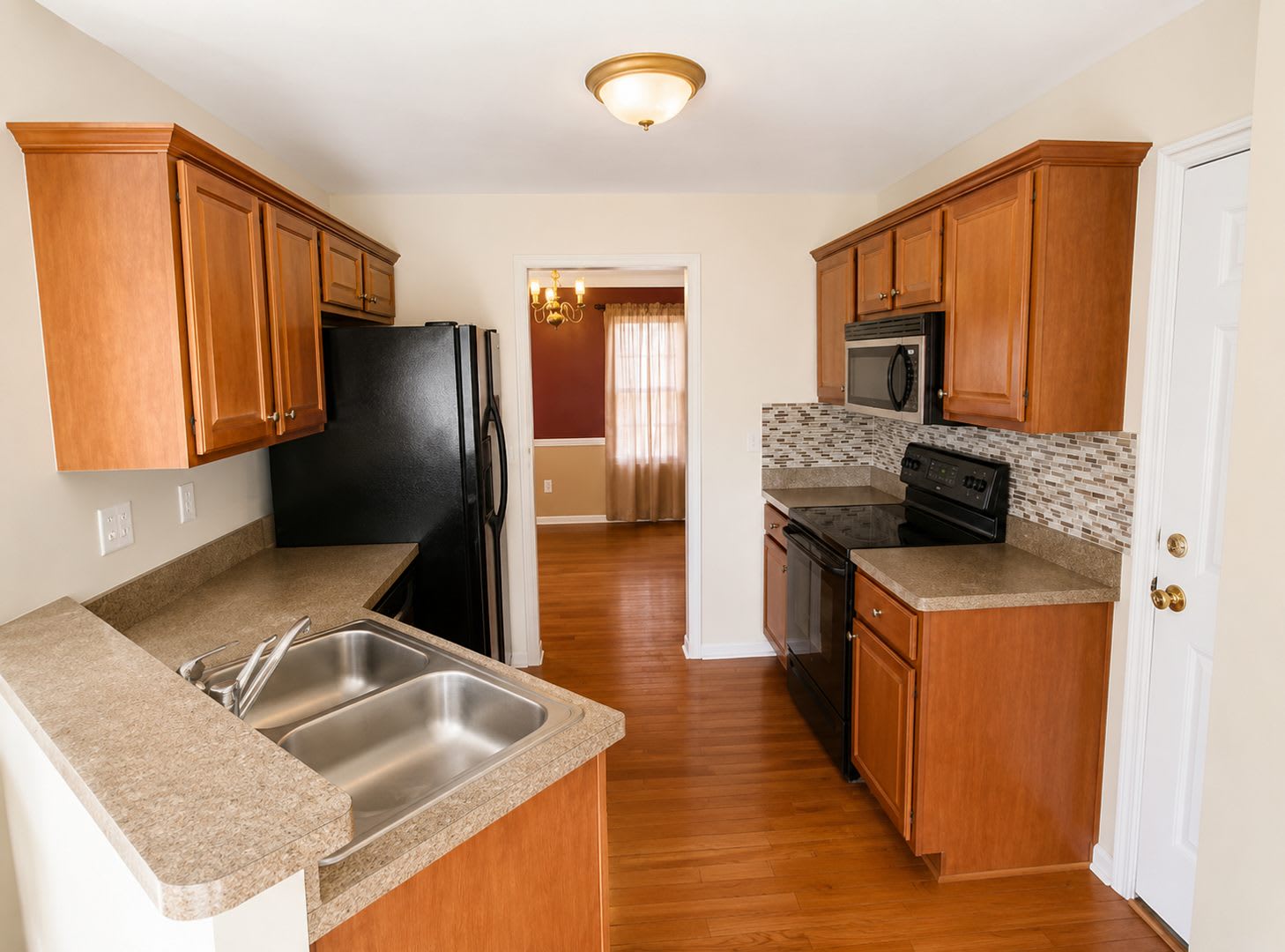 Blacksburg, 4 BR / 2.5 BA Available August 21 – photo 3