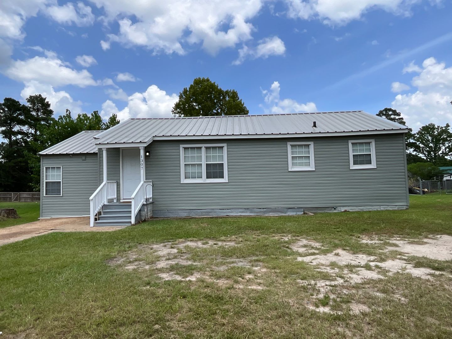 1307 Aaron Avenue – photo 2