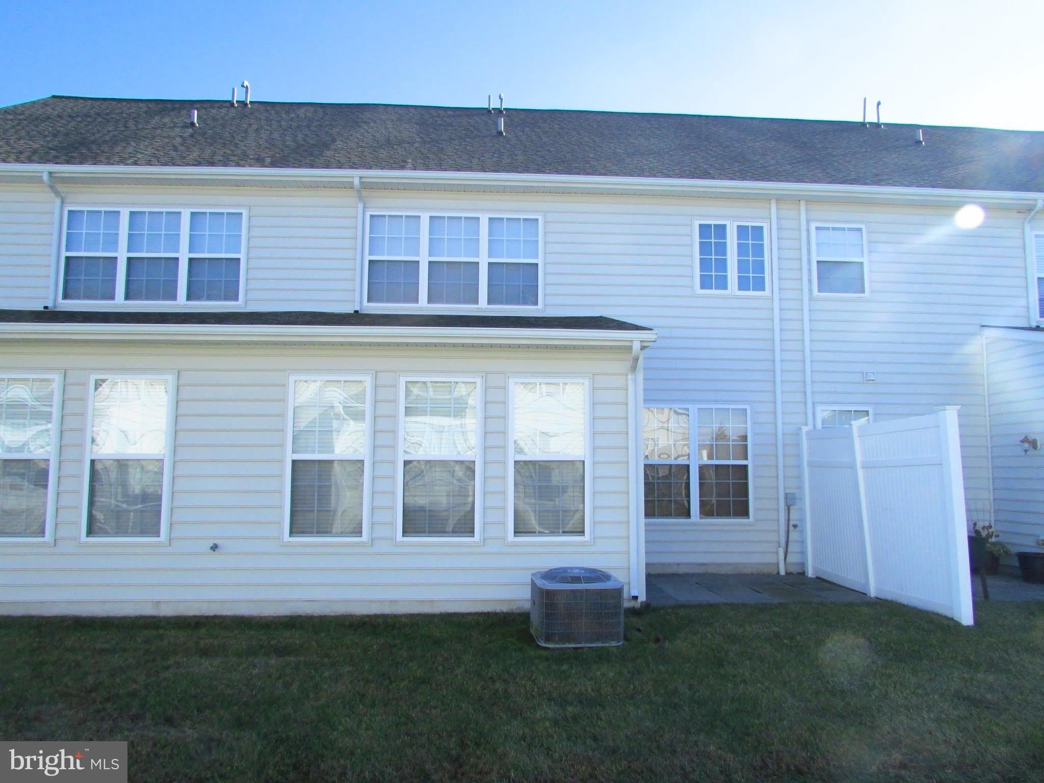 206 W Bourne Way – photo 2