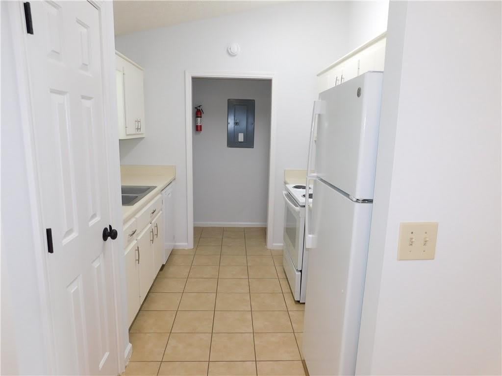 137 Riverside Circle – photo 4