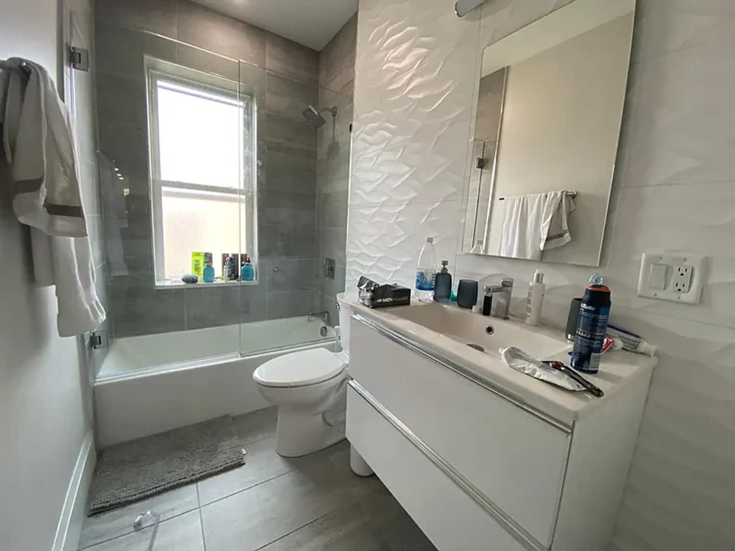 Renovated 4 Bed 2 Bath In Brookline – photo 2