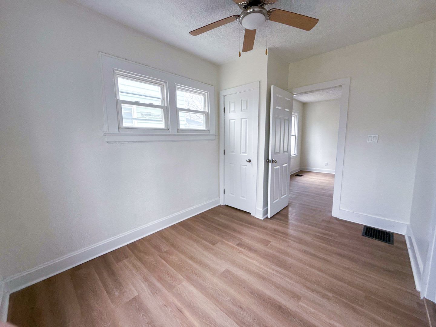 Newly Rehabbed 4BR Home w/ Front Porch, Back Deck & Full Basement – photo 4