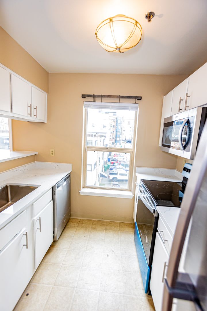 1 Bed 1 Bath Condo in Capitol Hill – photo 5