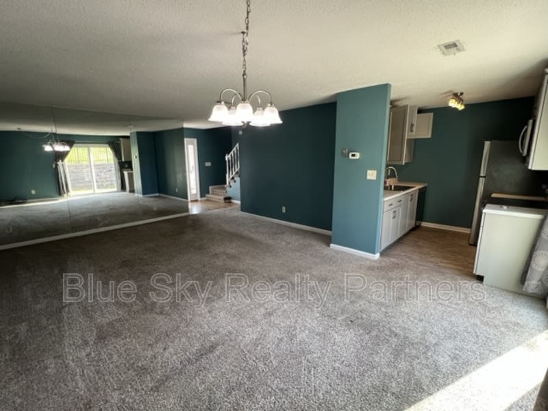 2119 Silverbrook Dr – photo 4