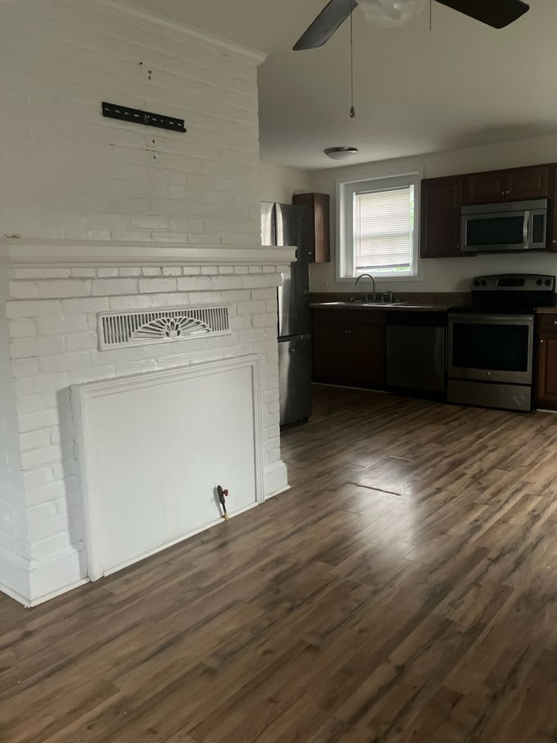3 Bedroom, 2 Bath House in the Grid walking distance to ECU – photo 4