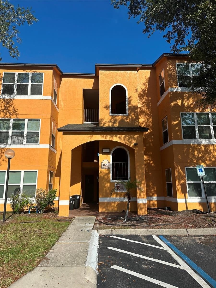 4658 COMMANDER Drive – photo 1