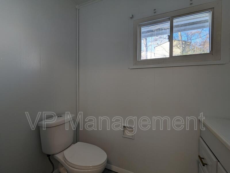 1536 Spring St – photo 5