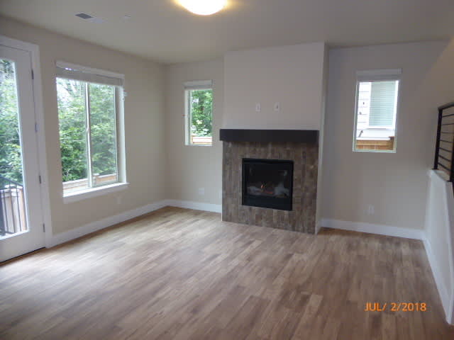 Beautiful 4 Bed 3.5 Bath Home in Lynnwood – photo 3
