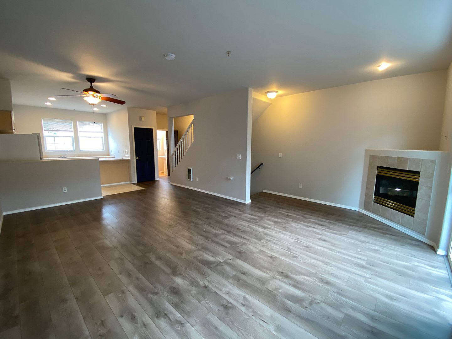 Fantastic Townhome with Gas Fireplace, Deck, Fenced Yard, and Vaulted Ceilings – photo 3