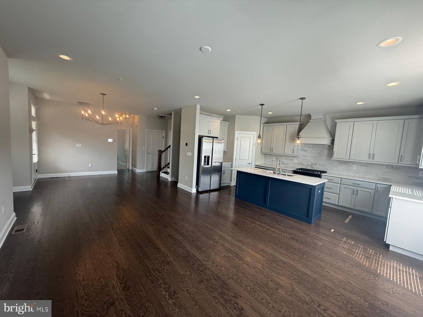 212 FOXHEDGE Road – photo 2