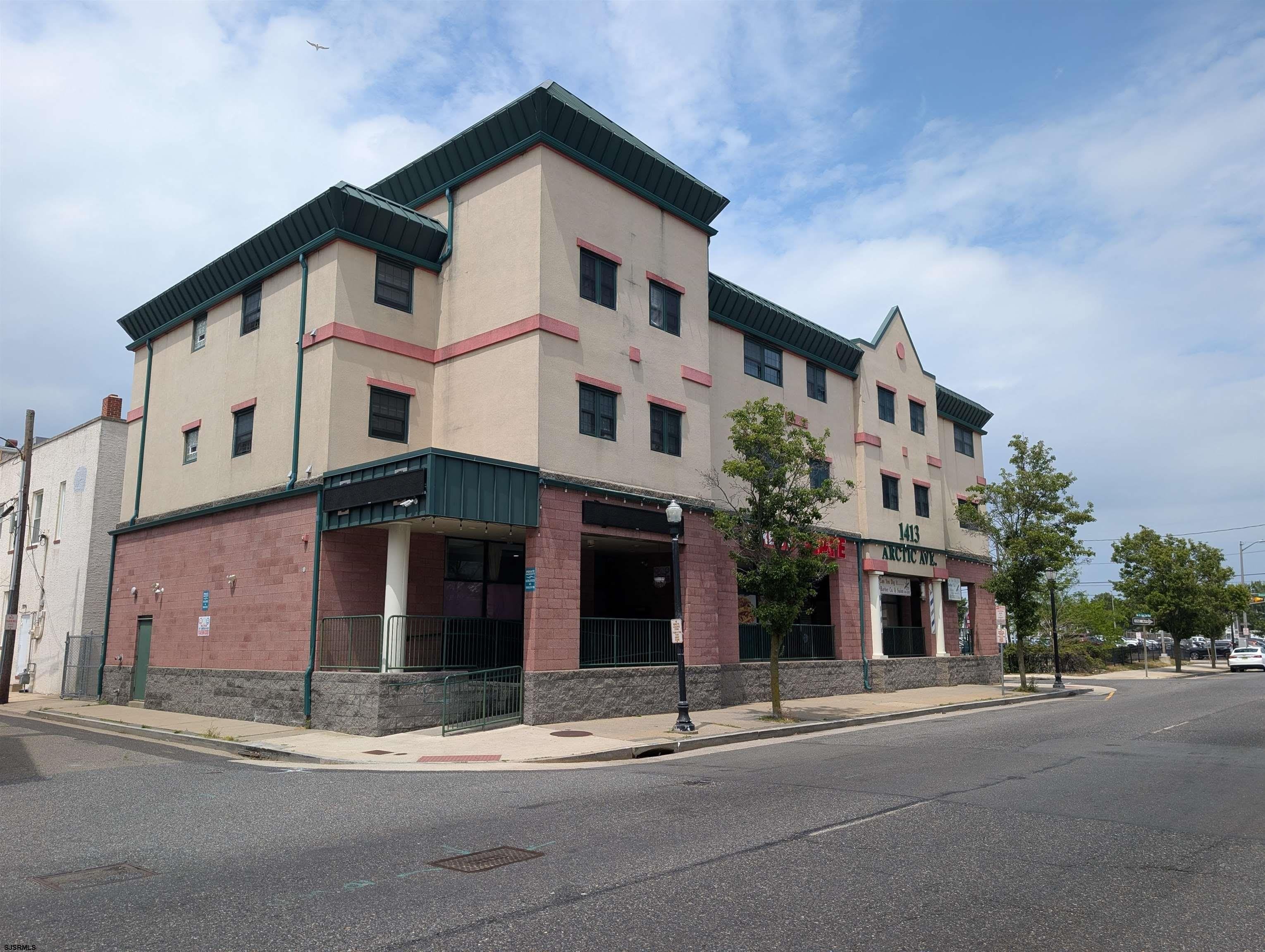 1413 Arctic Ave – photo 1