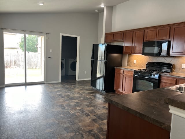 206 Wisteria Way – photo 4
