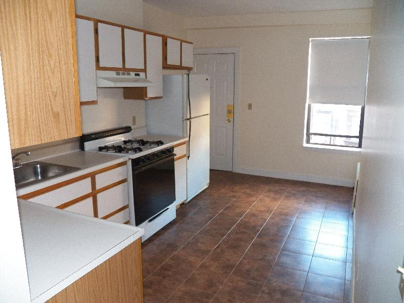 683 Washington – photo 4
