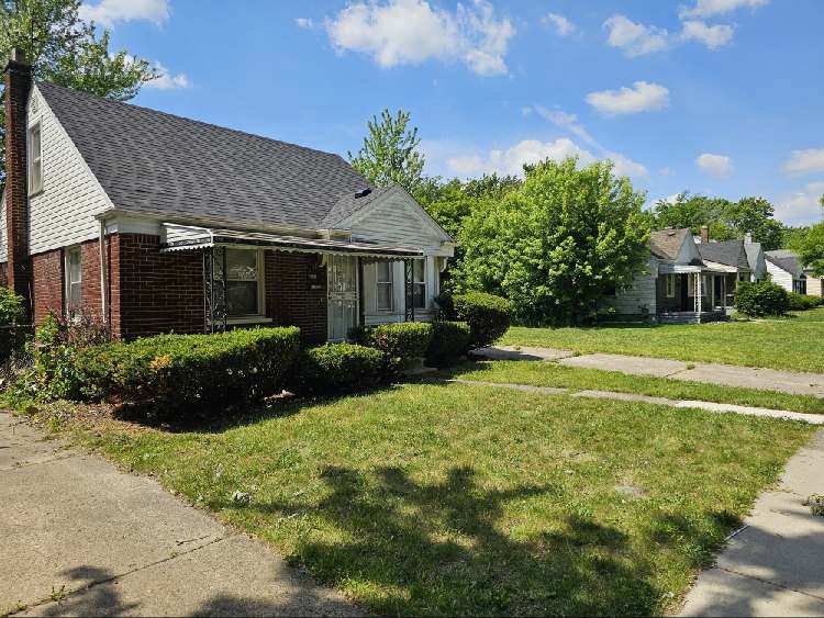 16092 Coram St – photo 2