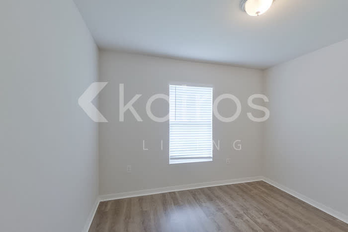 413 Western Avenue South – photo 5