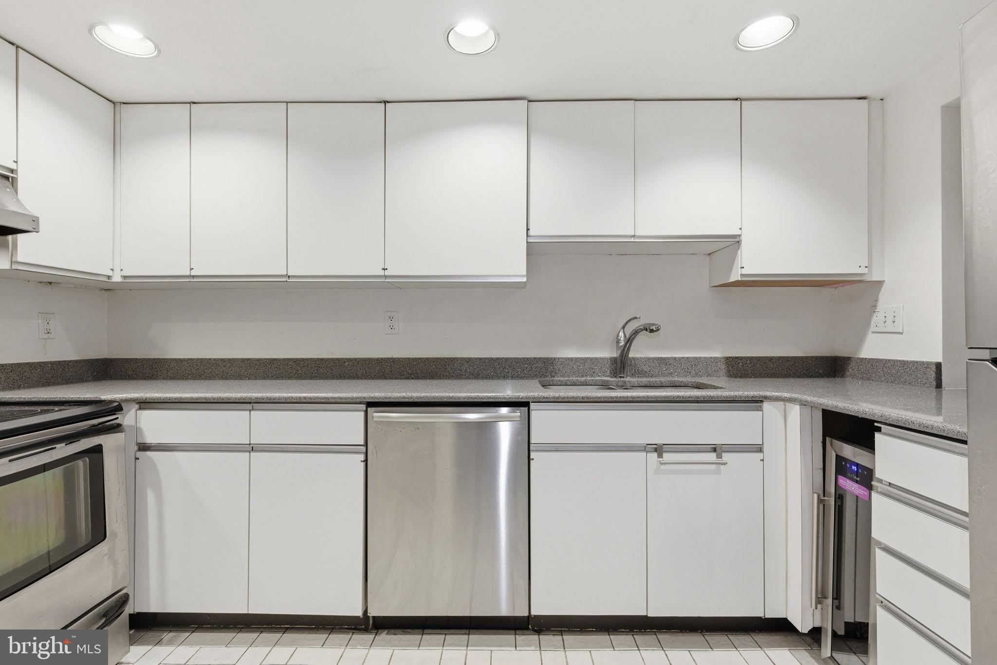 308 E CAPITOL Street NE – photo 5