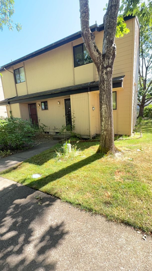 2 Bed, 1.5 Bath Condo in The W. Eugene Neighborhood! Apply Now! – photo 1