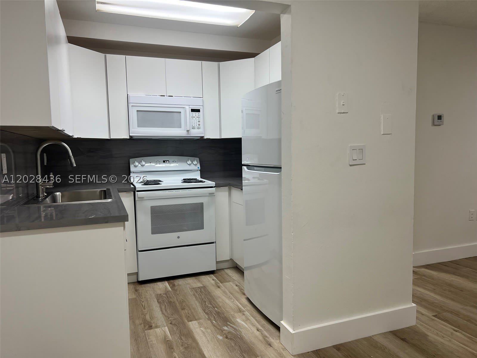5644 W 25th Ct – photo 3