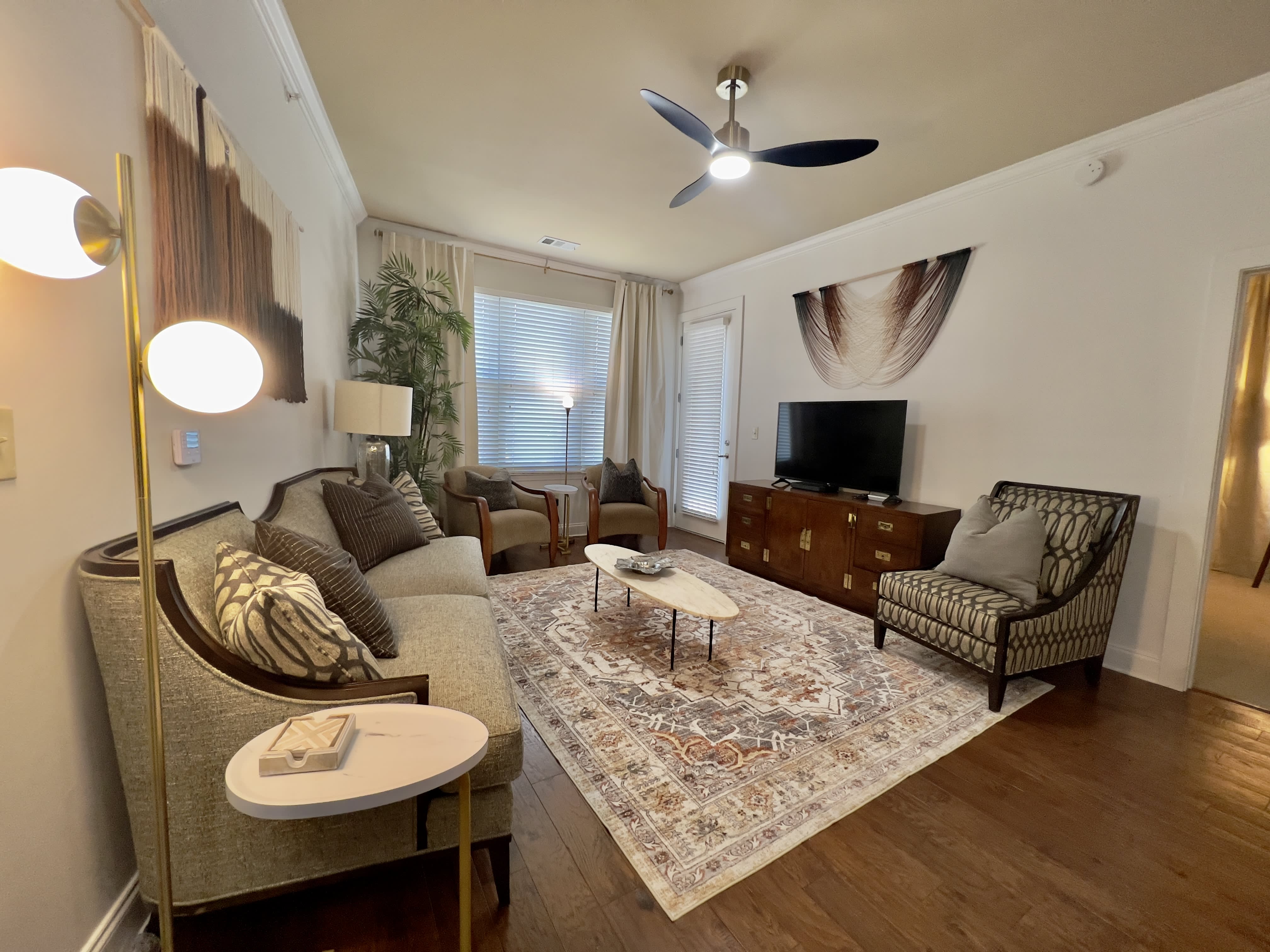 445 W Blount Ave – photo 4