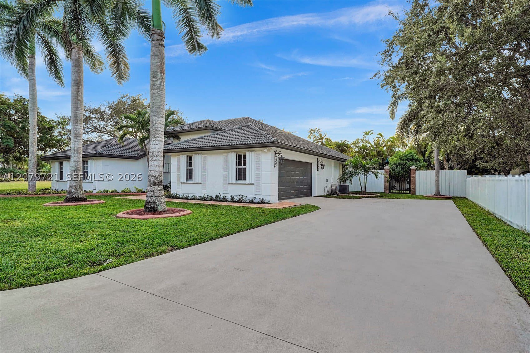 18440 SW 77th Ct – photo 3
