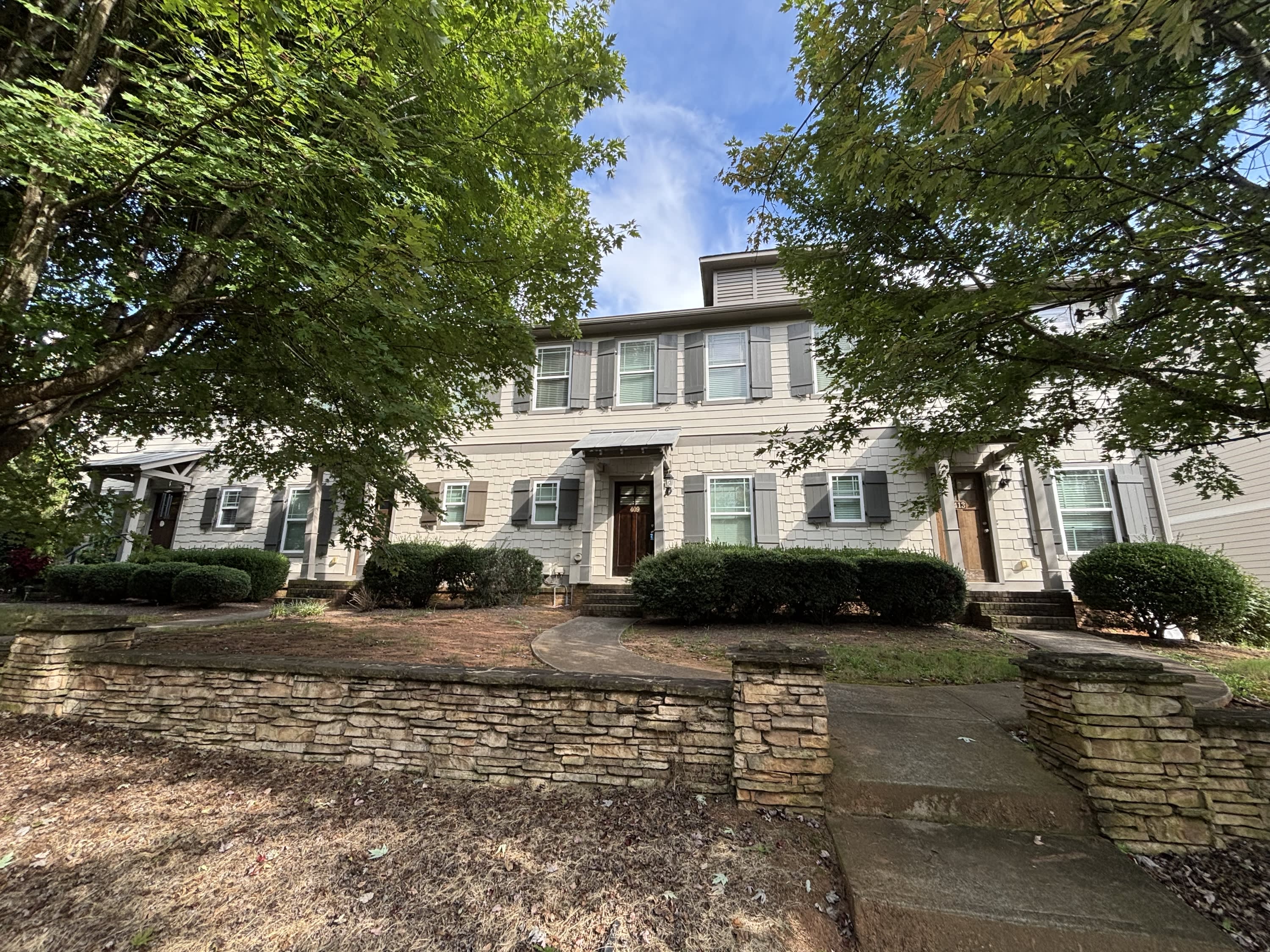 409 Whitehall Road – photo 1