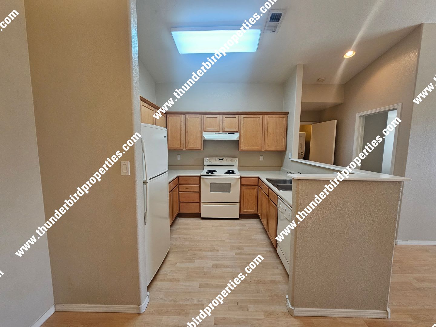 Gated Community with Refrigerated Air, 2 Bedroom, 2 Bathroom & 1 Car Garage Condo – photo 2