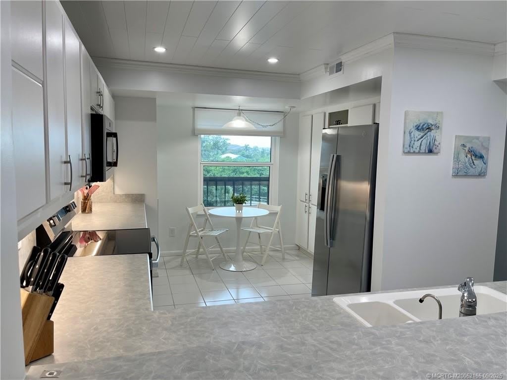 2491 NE Ocean Boulevard – photo 3