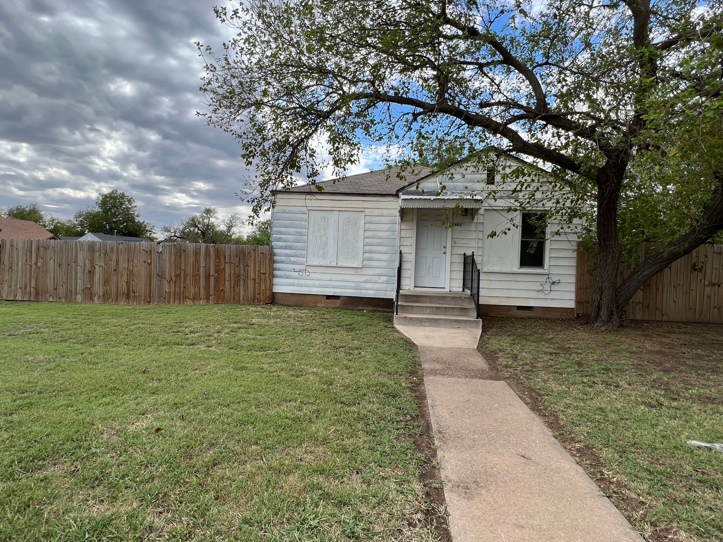 1601 NW Bell- AVAILABLE NOW! – photo 1