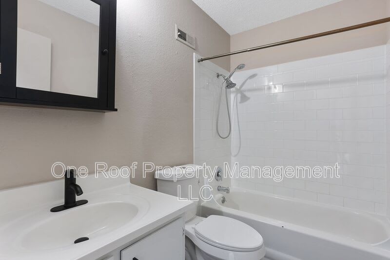 701 Linwood Dr – photo 4