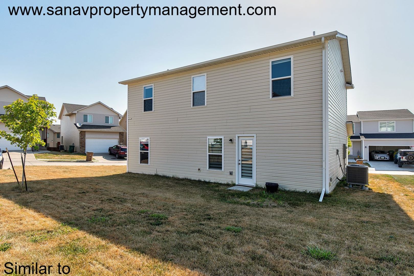 Stunning 4-Bedroom Home in Prime Norwalk Location with Open-Concept Living with fenced backyard – photo 4