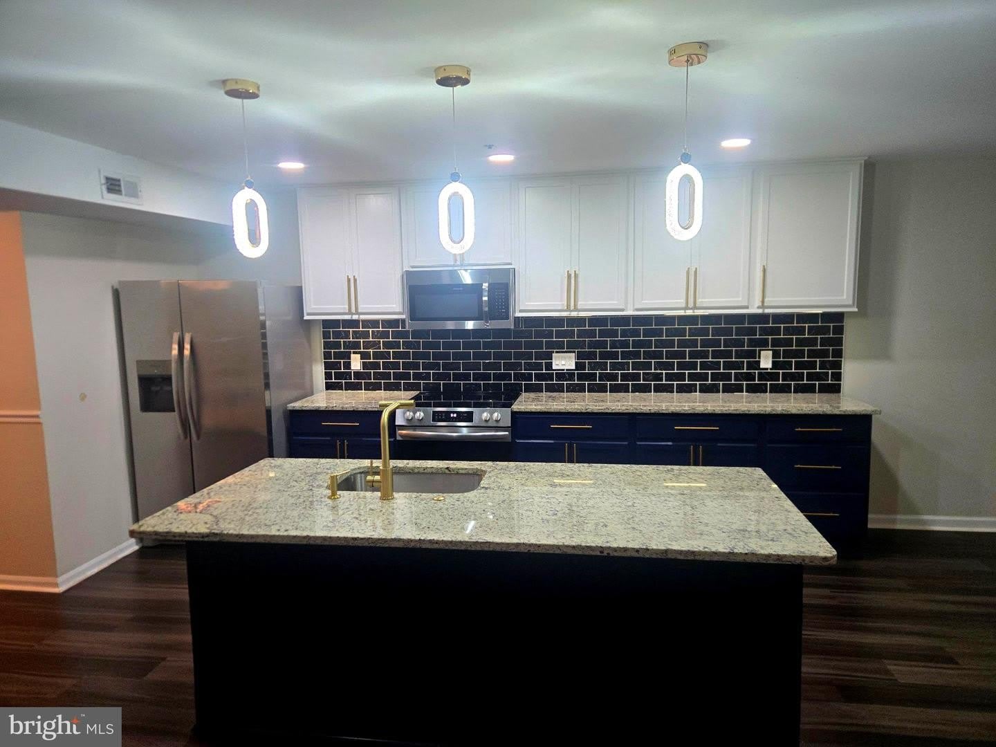 905 WOODBRIDGE CT #F – photo 2