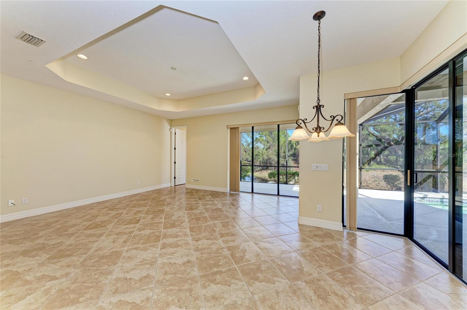 650 CRANE PRAIRIE Way – photo 3